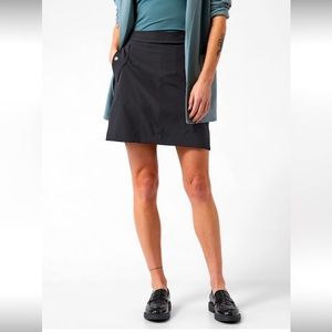 NWT Athleta Black Vienna Cargo Skort Size 0